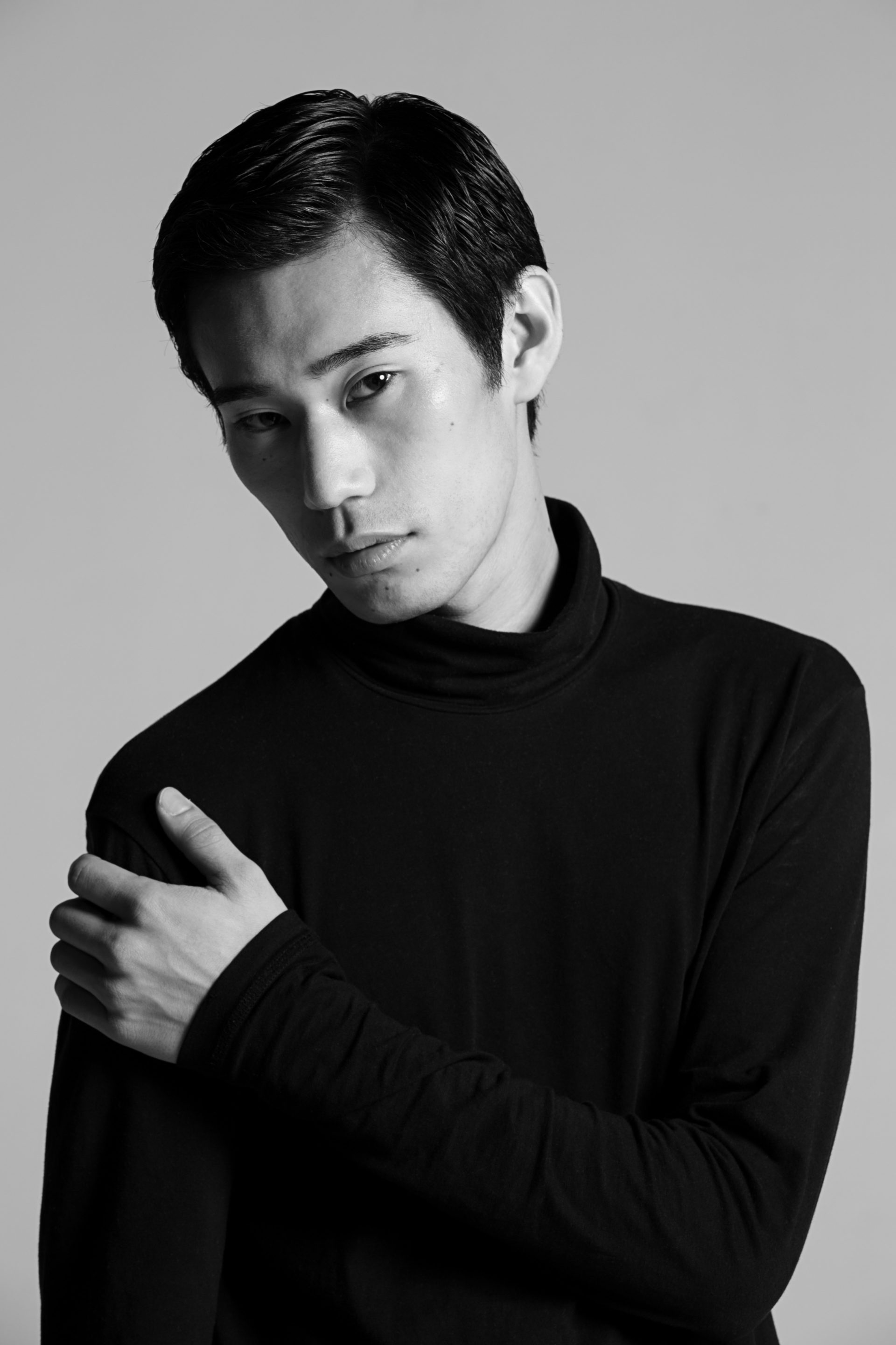 H:185 / B:95 / W:72 / H:92 / SH:28.5